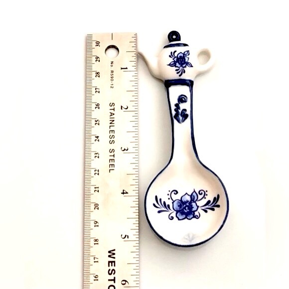 Kurt S. Adler Porcelain Delft Blue Spoon w/Teapot Handle - Picture 4 of 5